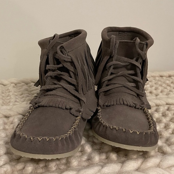 Laurentian Chief Moccasins - Picture 2 of 8